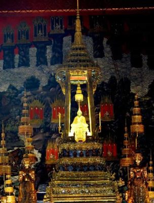  The Emerald Buddha A Stunning Depiction of Serenity and Divine Majesty!